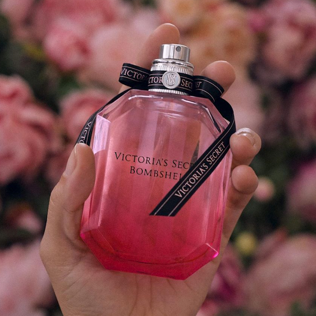 【ของแท้✓ติดทนนาน】 Secret Bombshell EDP 2ml / 5ml / 10ml น้ำหอมยอดนิยม น้ําหอมผู้หญิง น้ำหอมแฟชั่น น้ำหอมมินิ กลิ่นติดทนนาน น้ำหอมพกพา